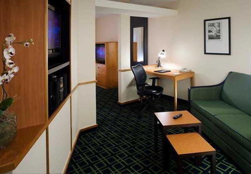 Fairfield Inn & Suites By Marriott רוג'רס חדר תמונה